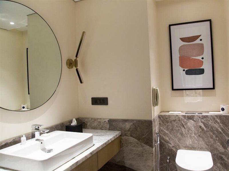 Отель Radisson Blu Mumbai International Airport Экстерьер фото Bathroom